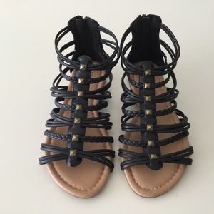 NEW Bella Marie Create Gladiator Sandals Sz 6
